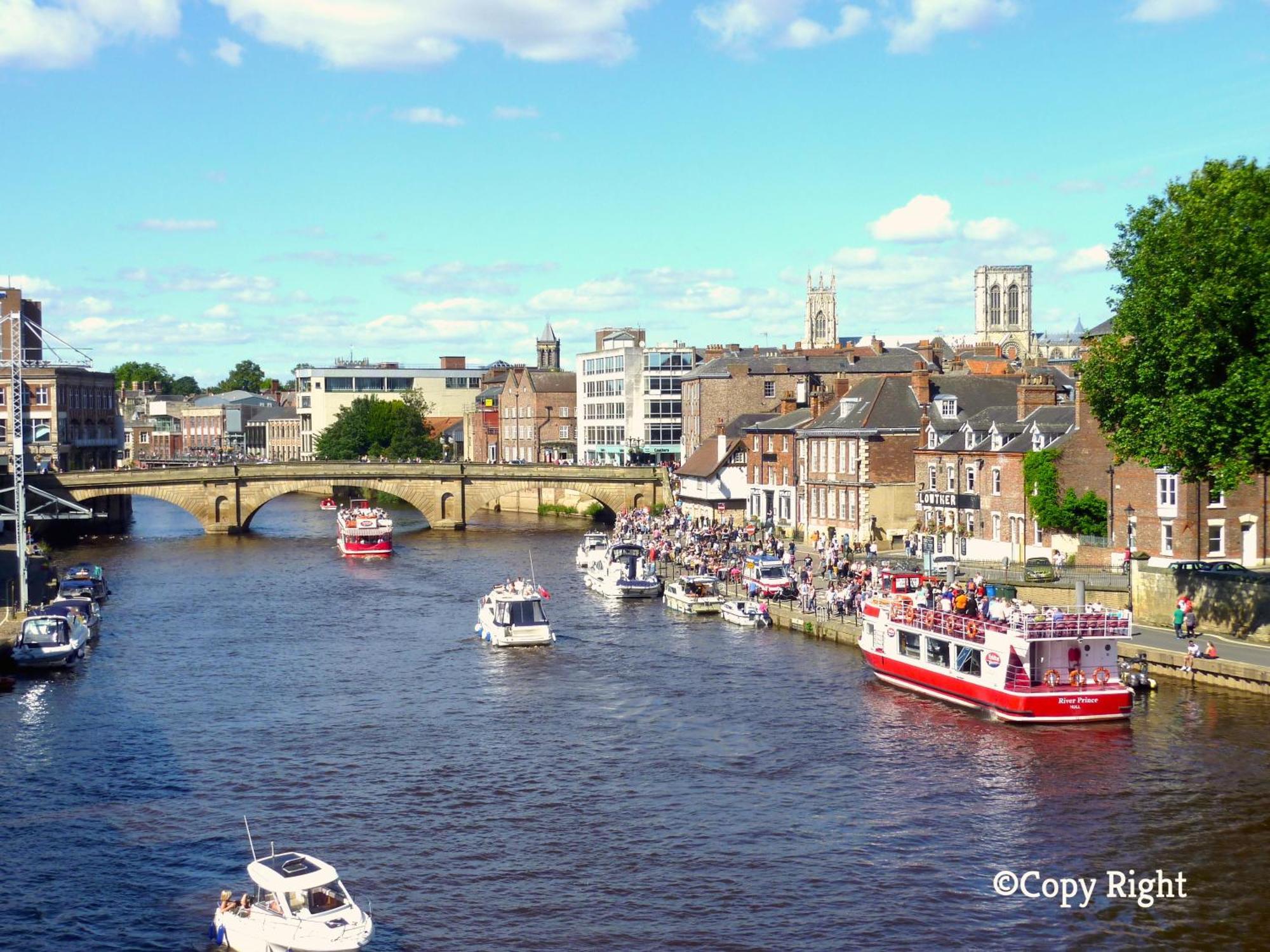 Apartment Over The River - Emperors Wharf York