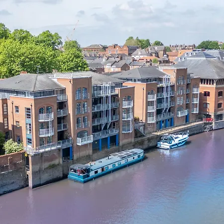 Over The River - Emperors Wharf York Exterior photo