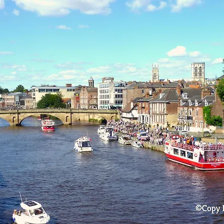 Over The River - Emperors Wharf York Exterior photo